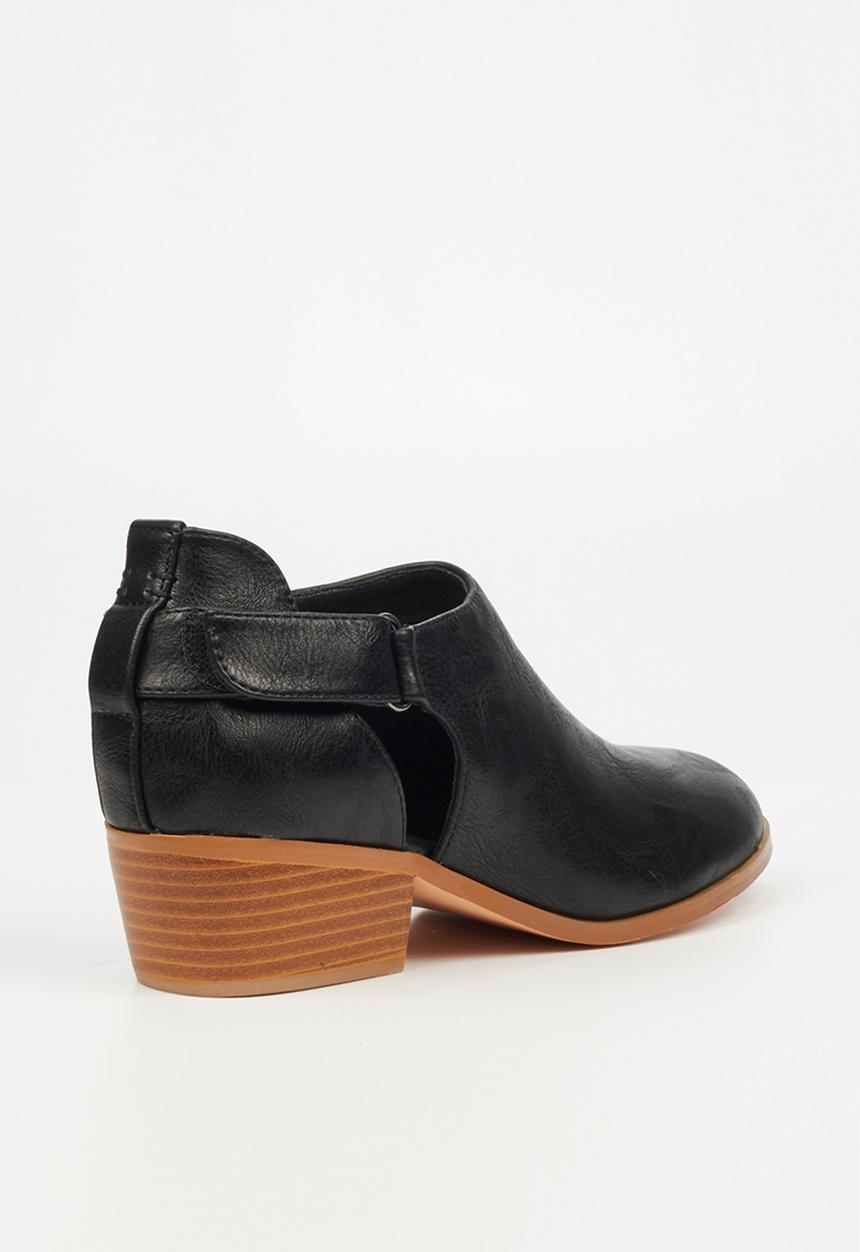 Butterfly Feet - Capricorn bootie - black
