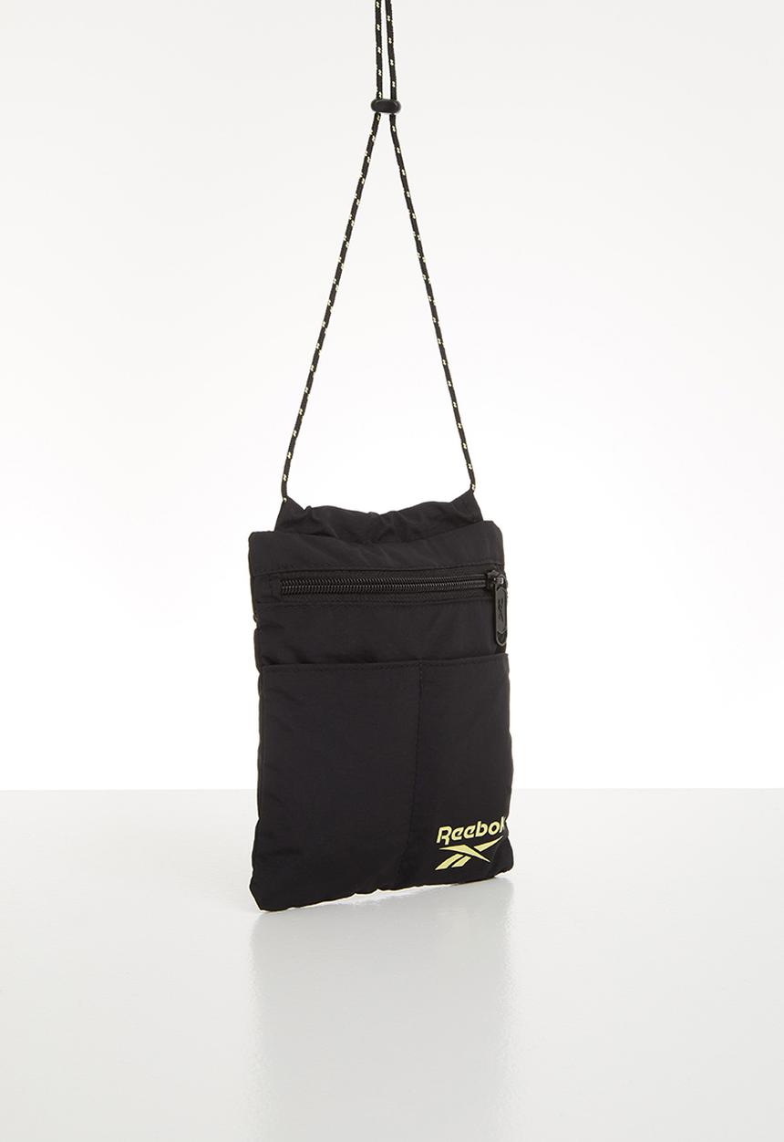 Reebok - Cl s retreat city bag - black