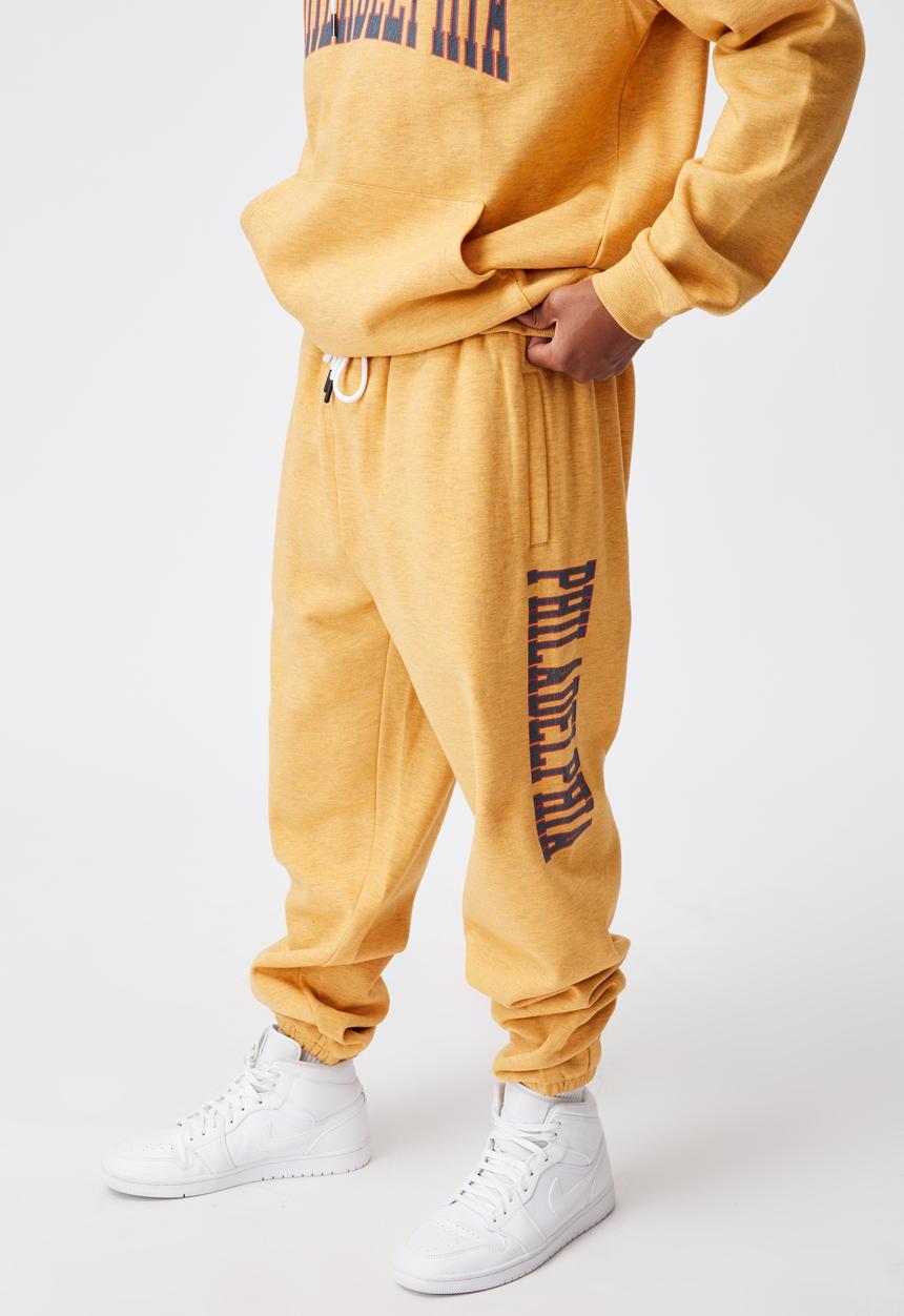 Factorie - Relaxed graphic trackpant - golden sand marle