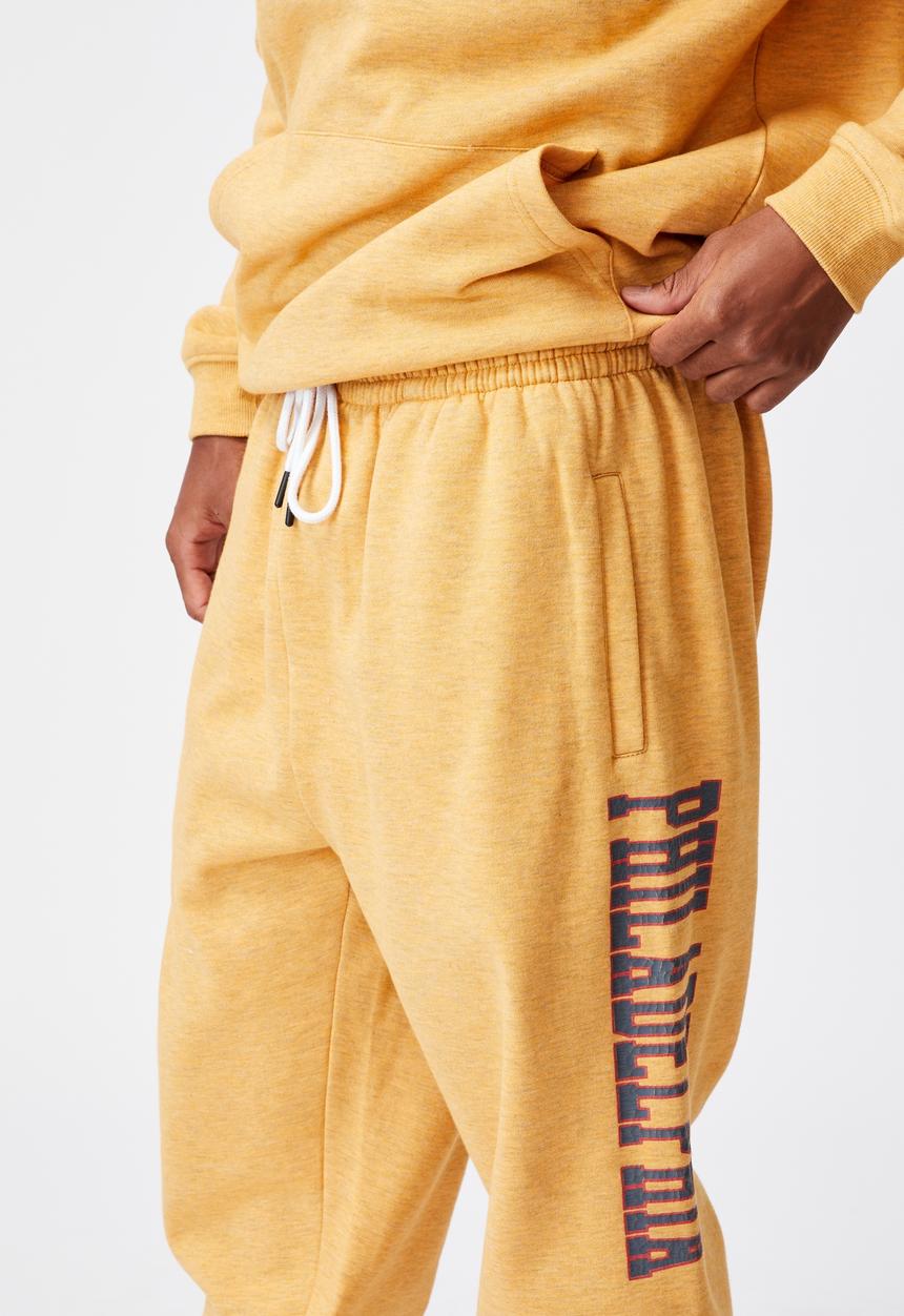 Factorie - Relaxed graphic trackpant - golden sand marle