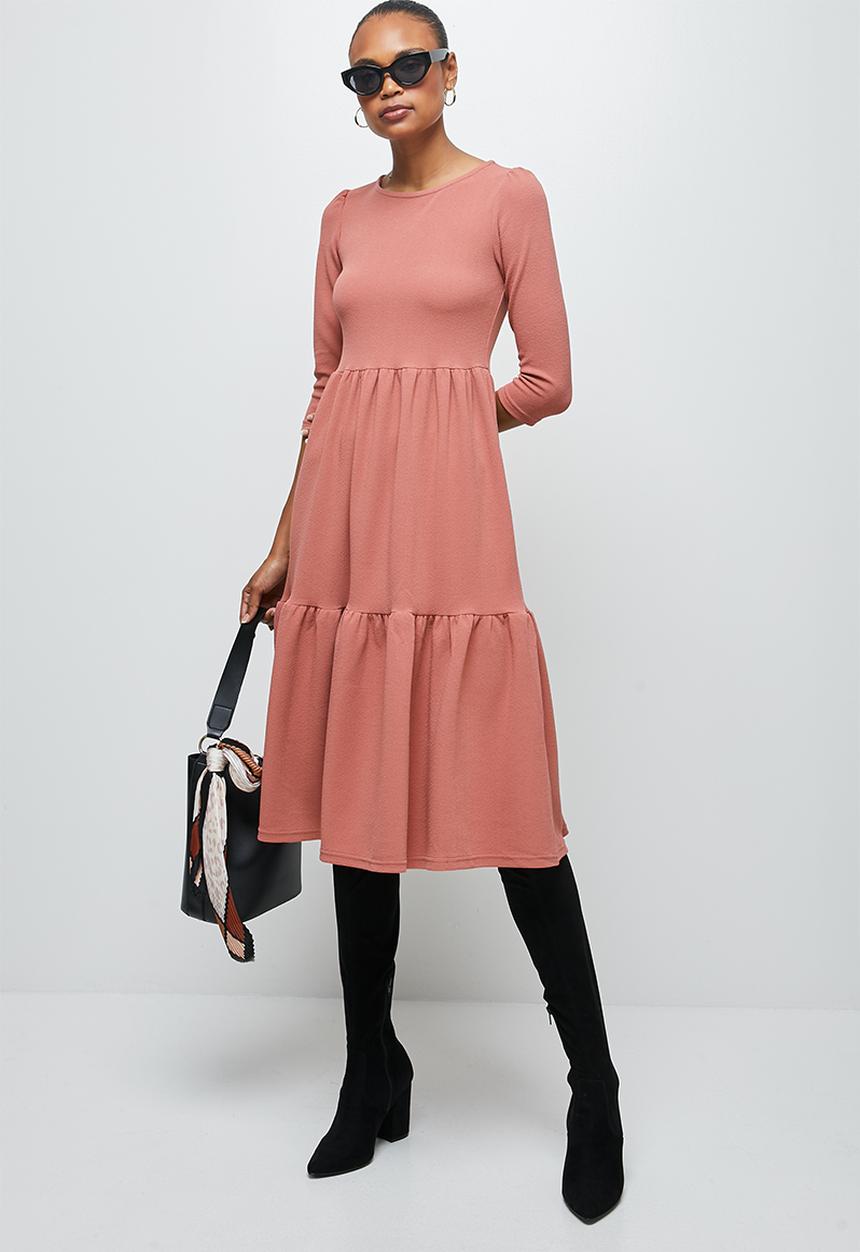 edit - 3/4 sleeve tiered knit midi - pink