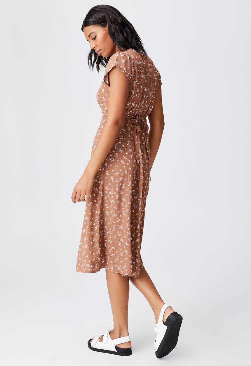 Cotton On - Woven cleo tie back midi dress - brown