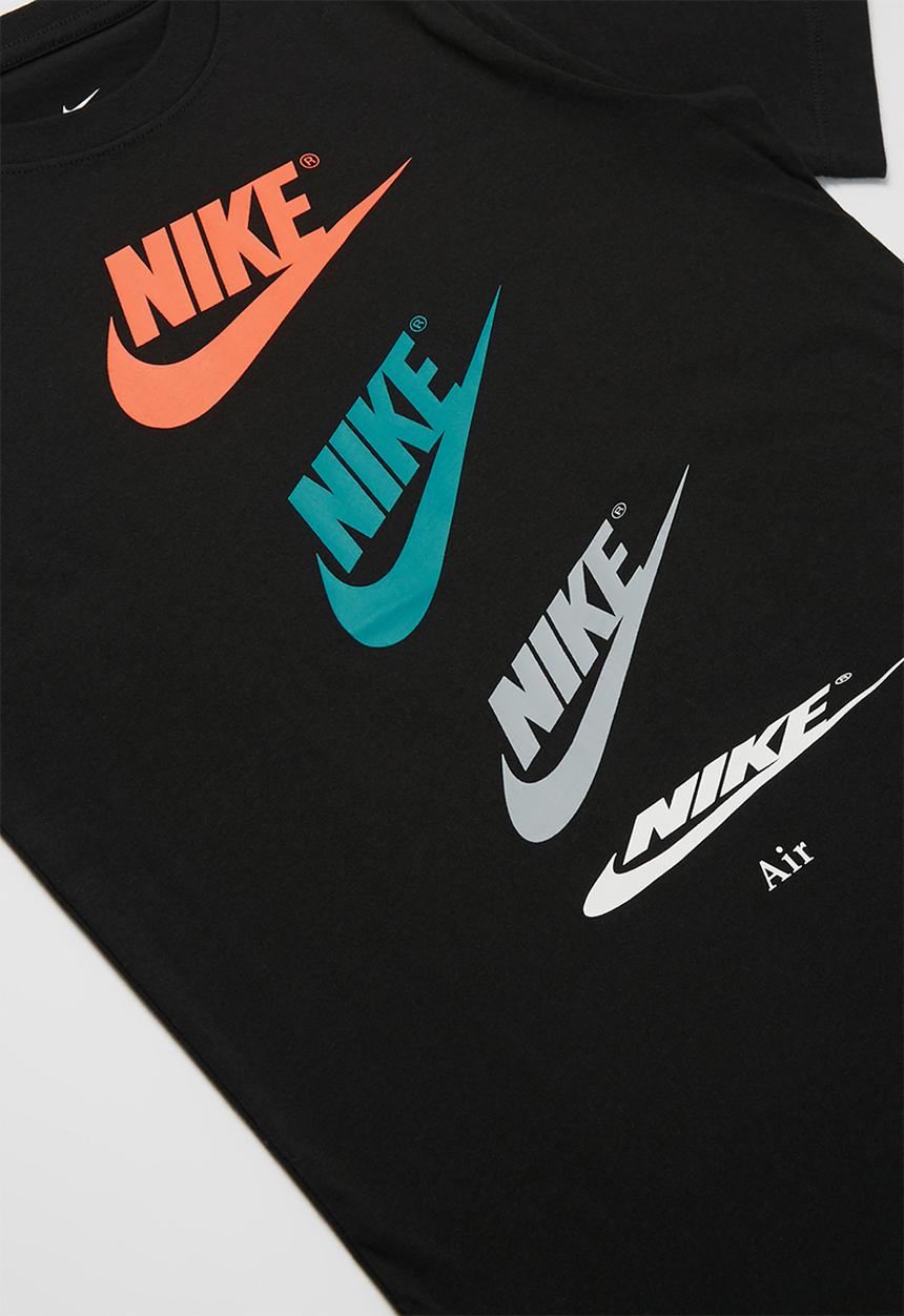 Nike - B nsw tee futura repeat - black