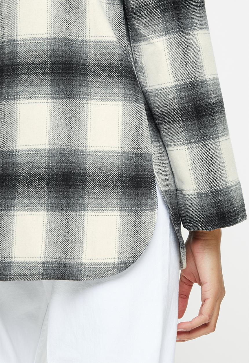 Blake - Over shirt with patch pockets - black & white 