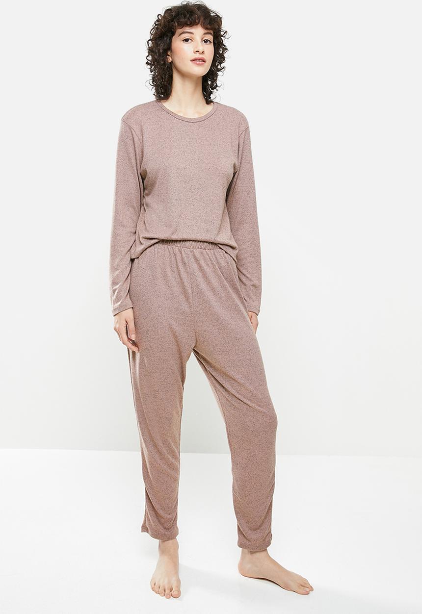 Superbalist - Soft touch sleep top & drop crotch pants set - mocca