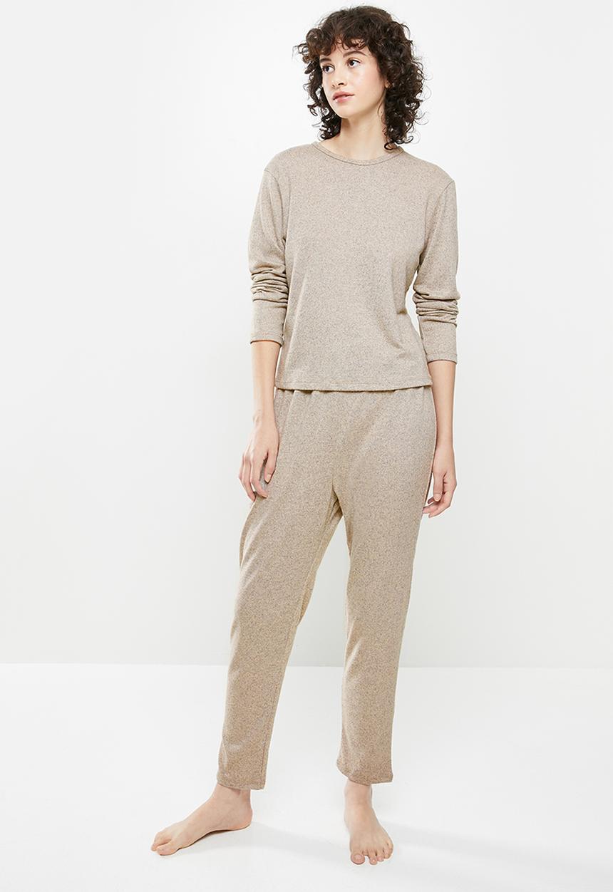 Superbalist - Soft touch sleep top & drop crotch pants set - stone