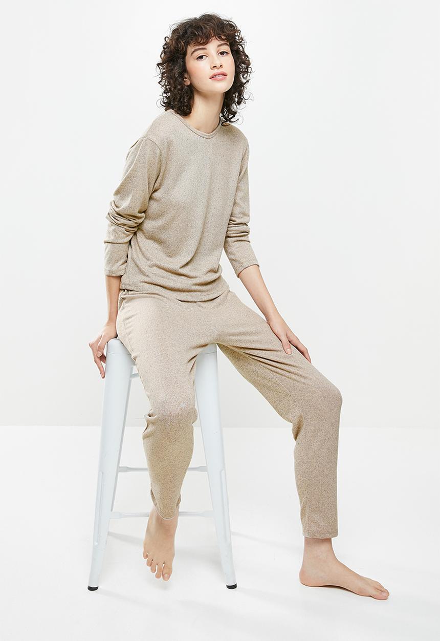 Superbalist - Soft touch sleep top & drop crotch pants set - stone