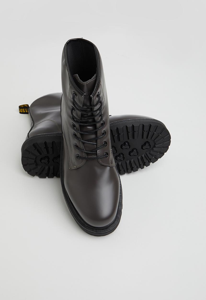 SOVIET - M zoe - charcoal