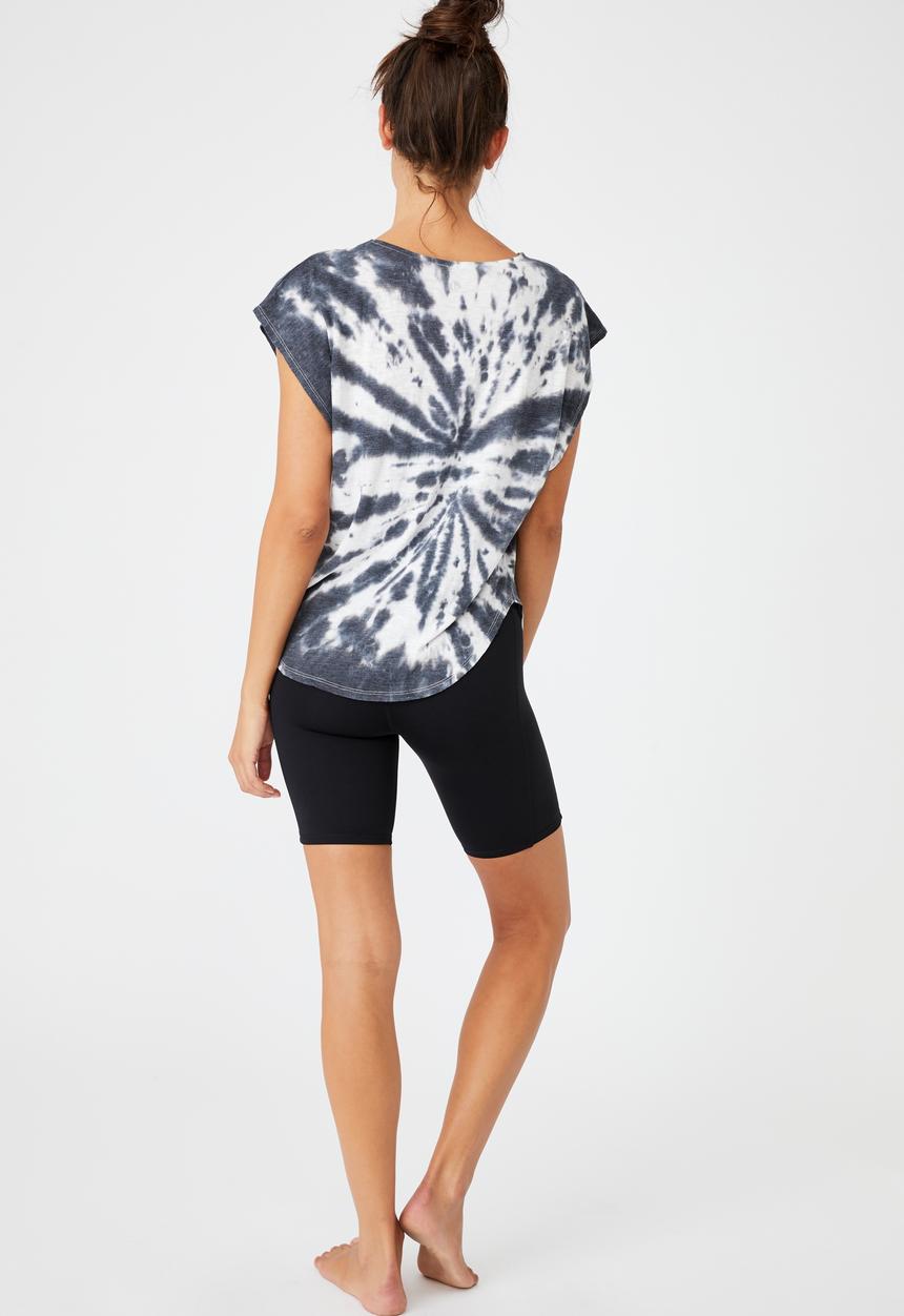 Cotton On - Active scoop hem T-shirt - black tie dye