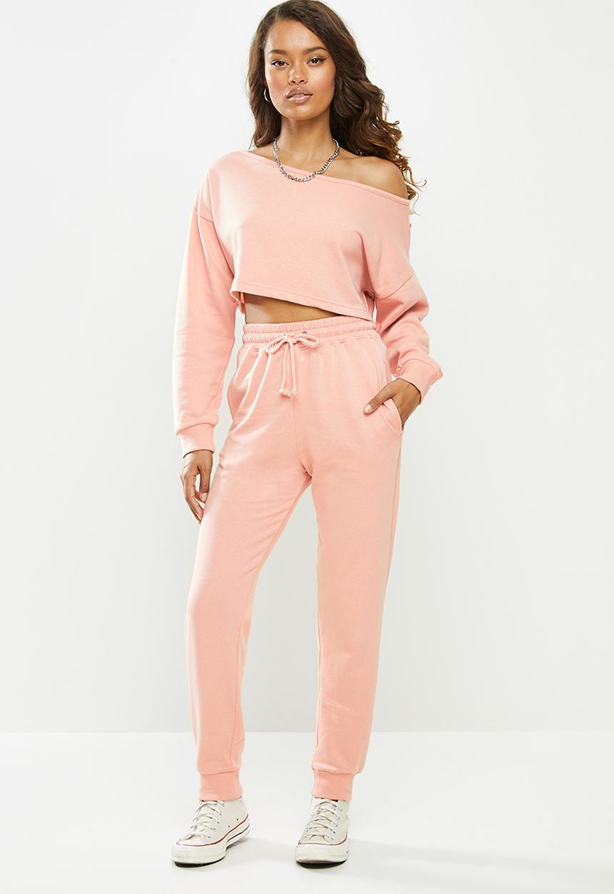 Missguided - Petite off shoulder sweat and jogger set - rose