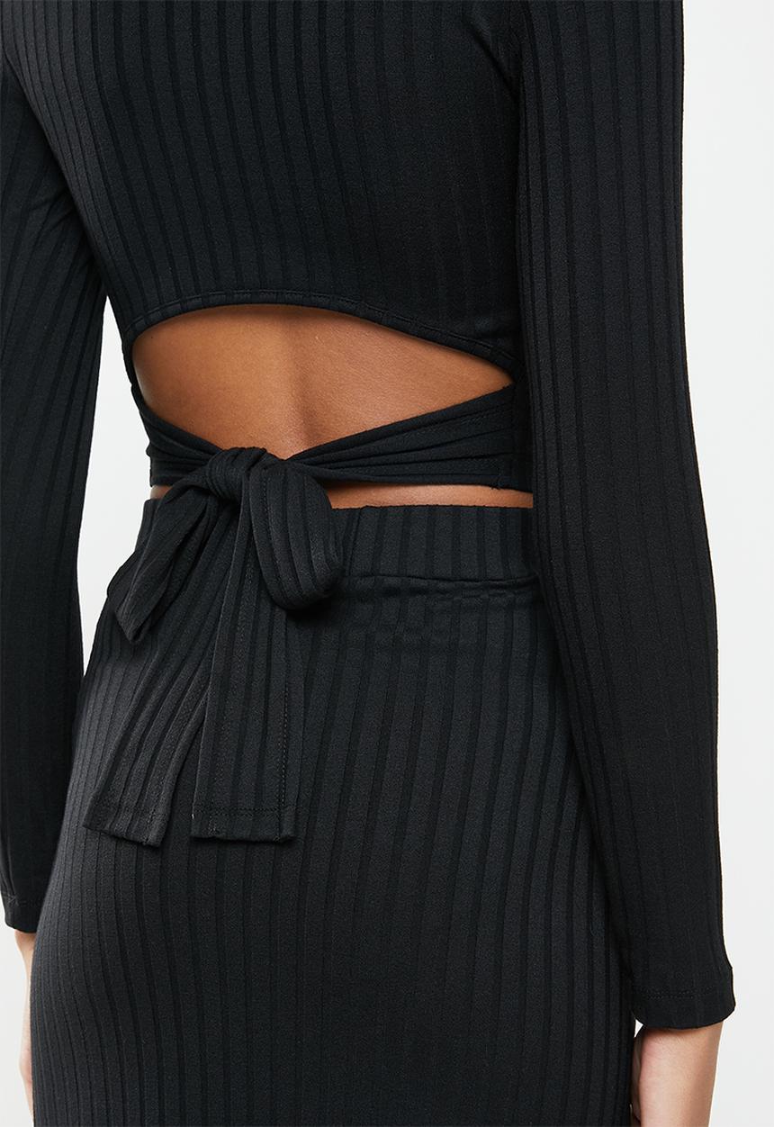 VELVET - Slinky rib knit crop top with cut out - black