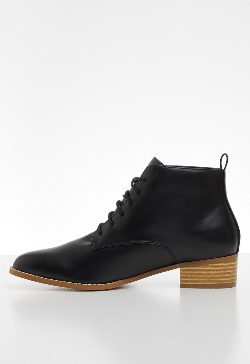 edit - Nandie lace-up boot - black