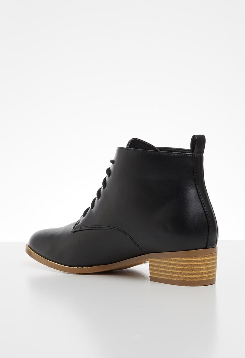 edit - Nandie lace-up boot - black
