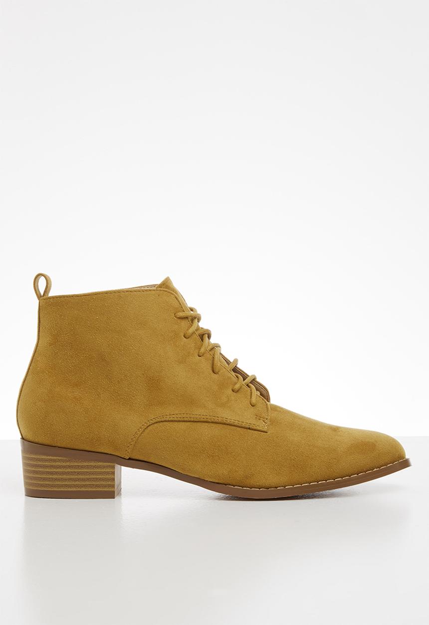edit - Nandie lace-up boot - tan