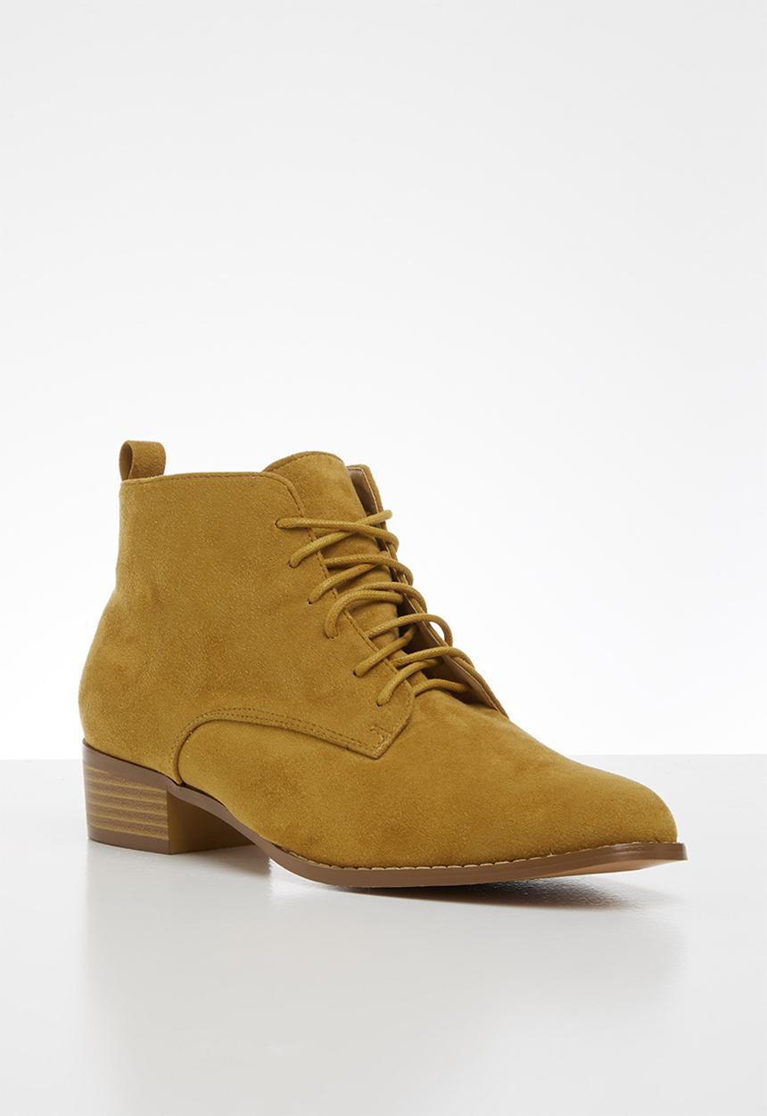 edit - Nandie lace-up boot - tan