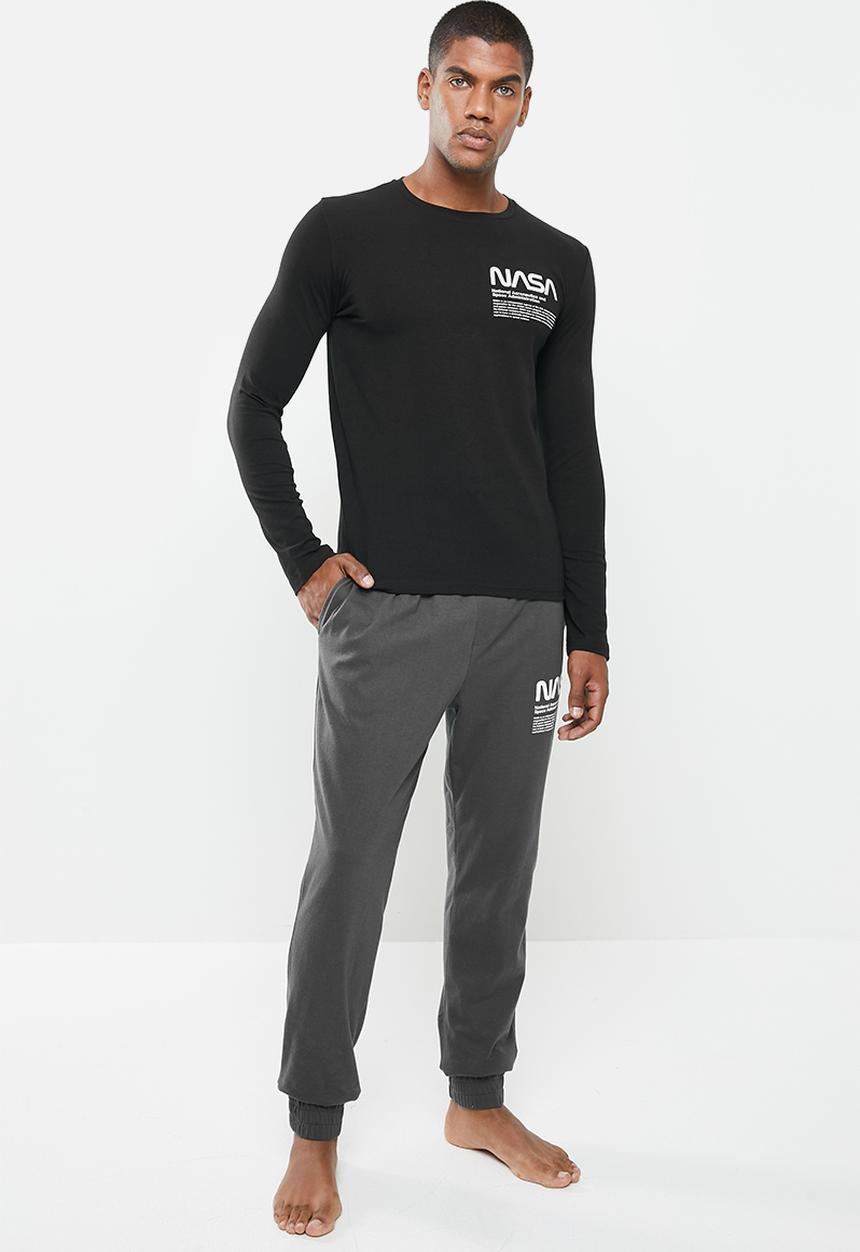 Superbalist - Long sleeve NASA logo knit sleep set - black & grey