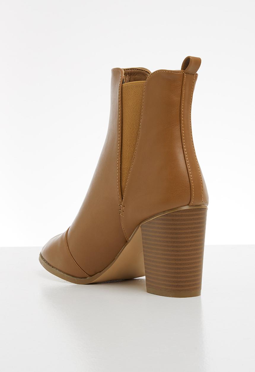 Jada - Side panel block heel boot - tan