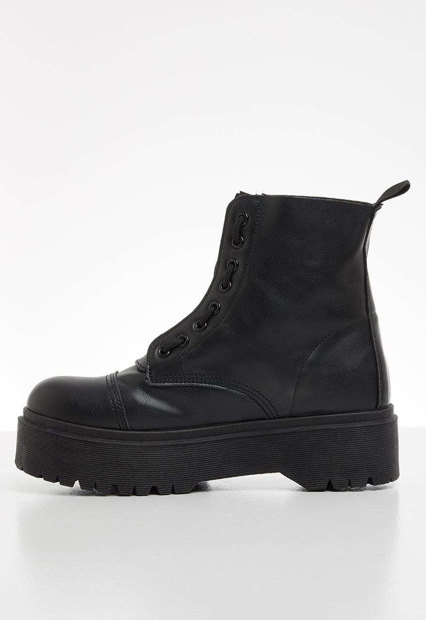Jada - Chunky lace-up boot - black