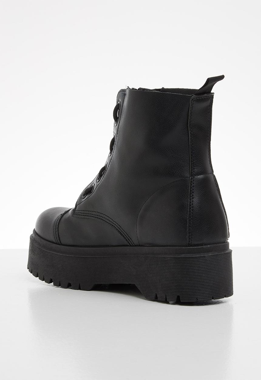 Jada - Chunky lace-up boot - black