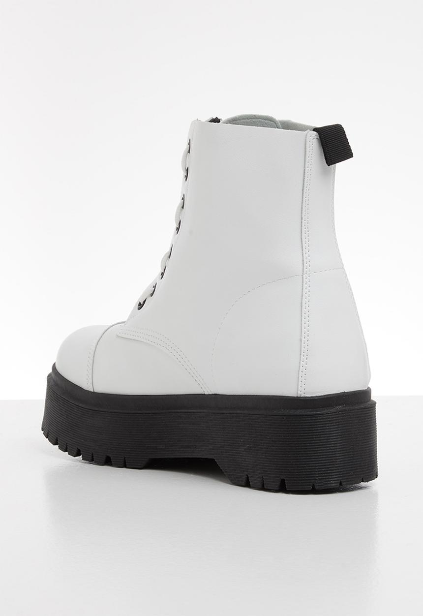 Jada - Chunky lace-up boot - white