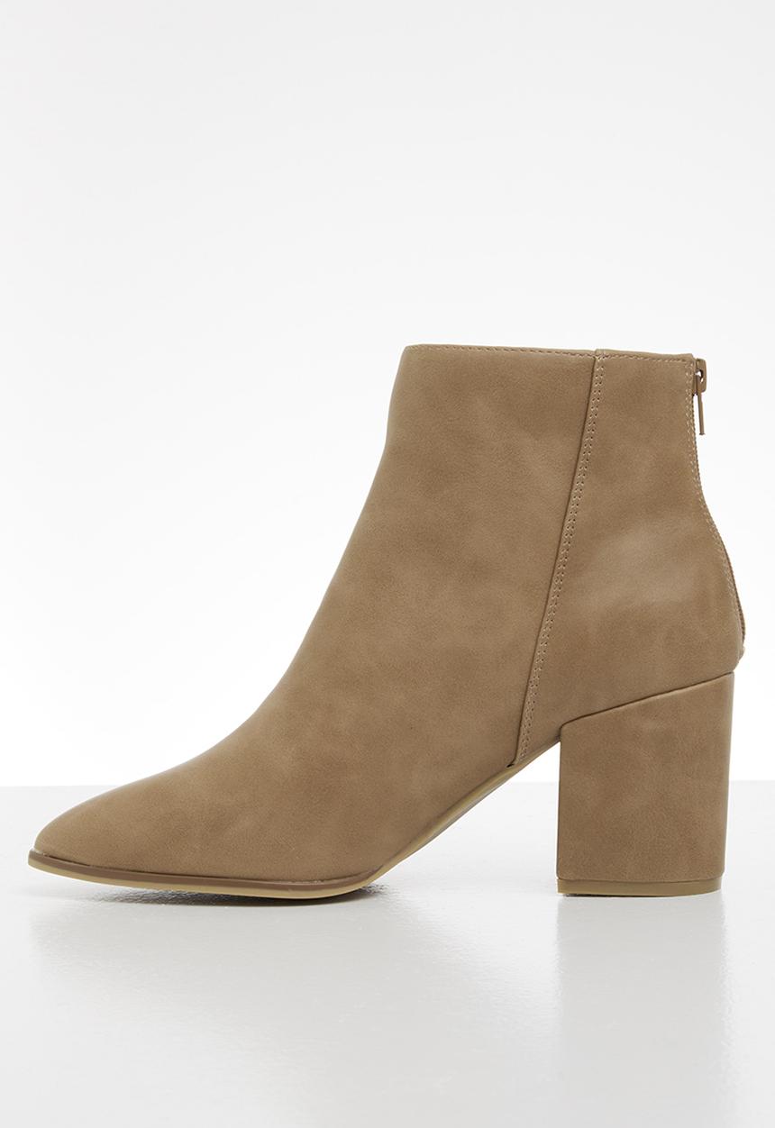 Call It Spring - Julieanne boot - dark beige