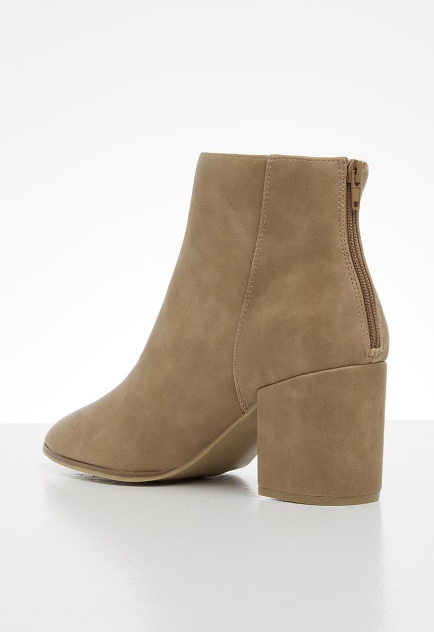 Call It Spring - Julieanne boot - dark beige