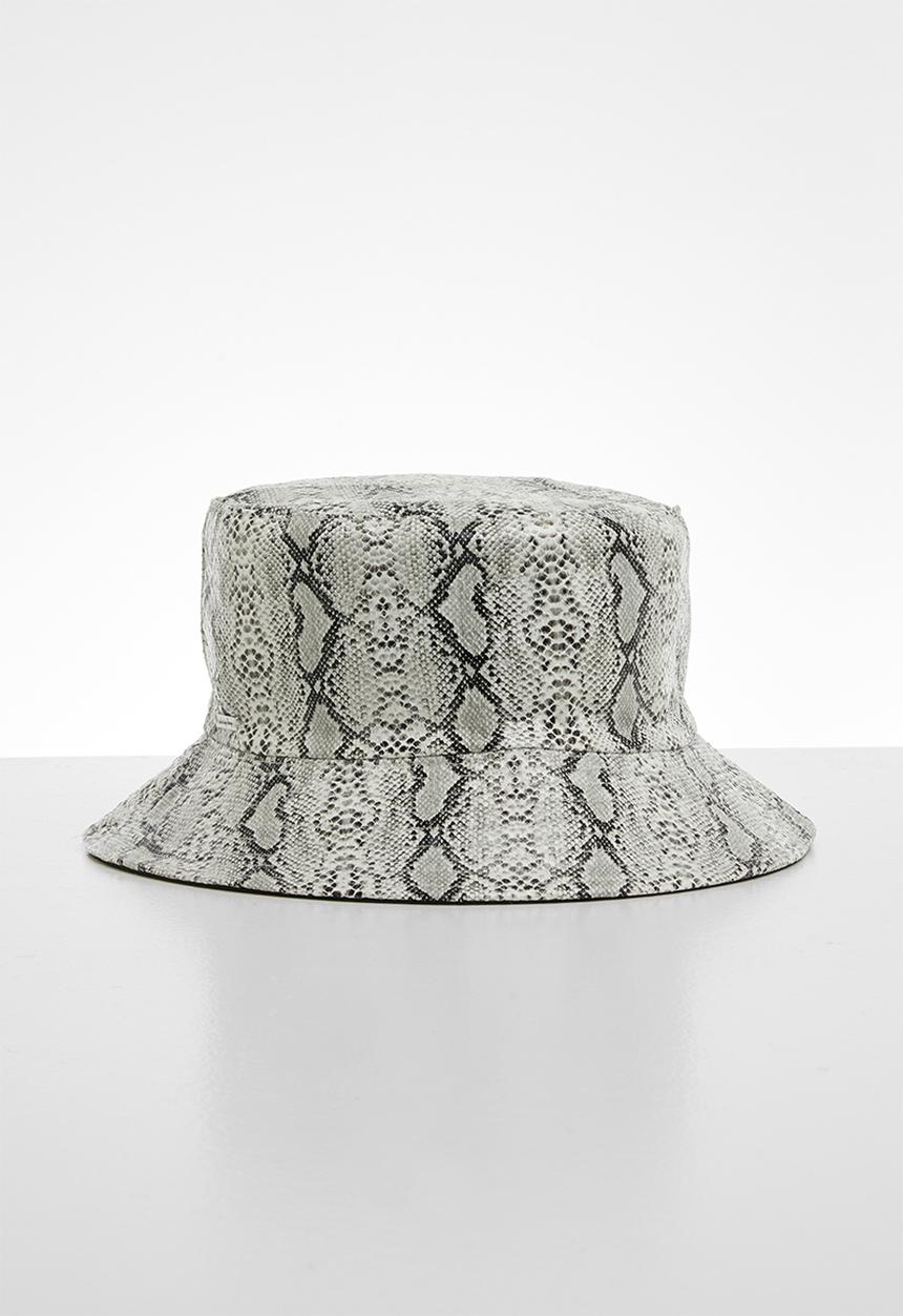 SISSY BOY - Pu snake print bucket hat - grey