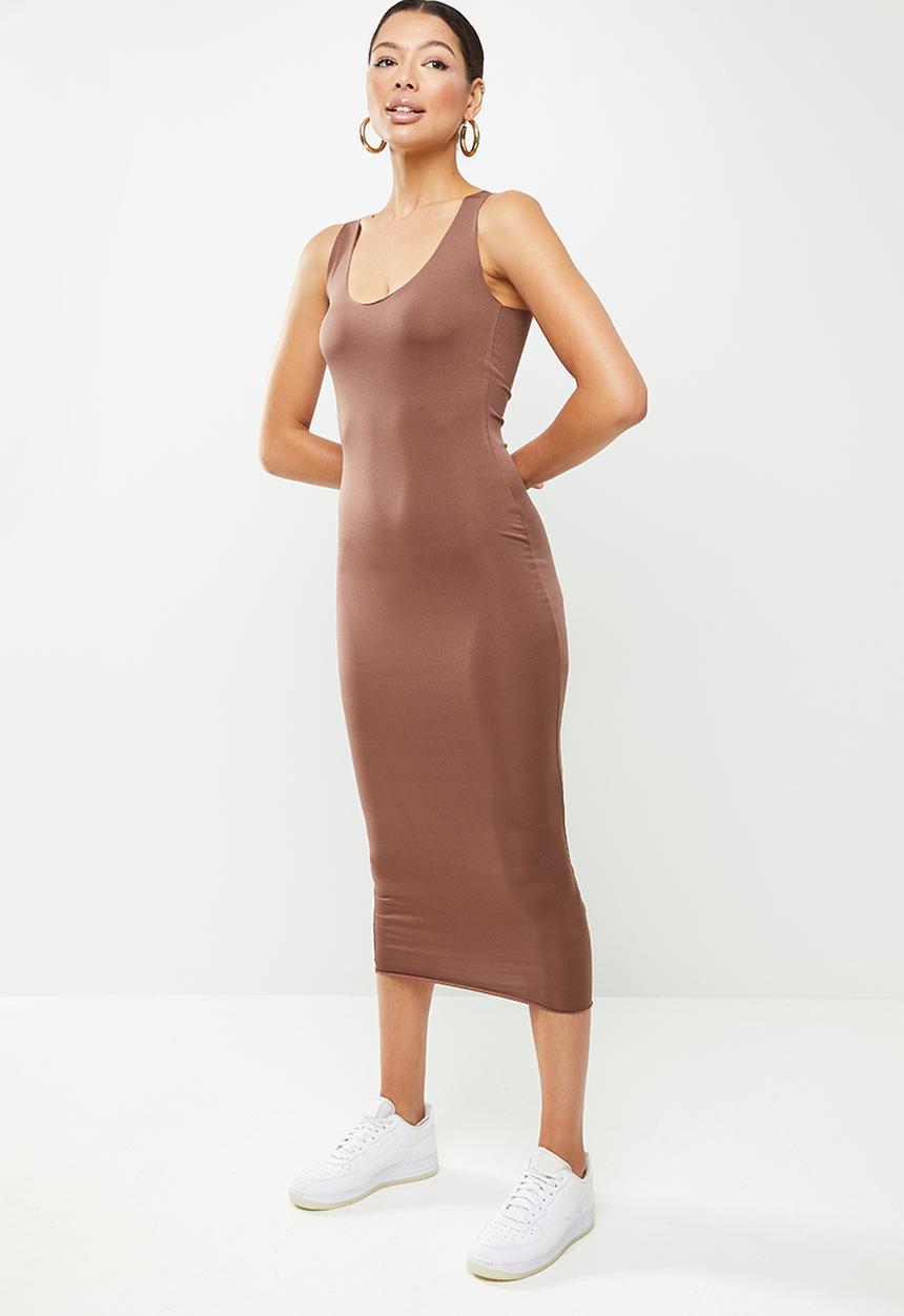 Missguided - Raw edge slinky racer midaxi - brown