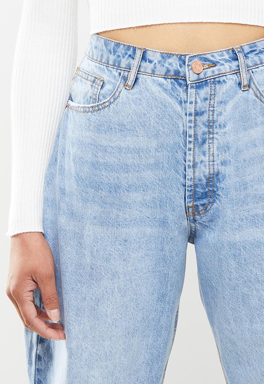 Missguided - Clean tapered leg jean - light blue
