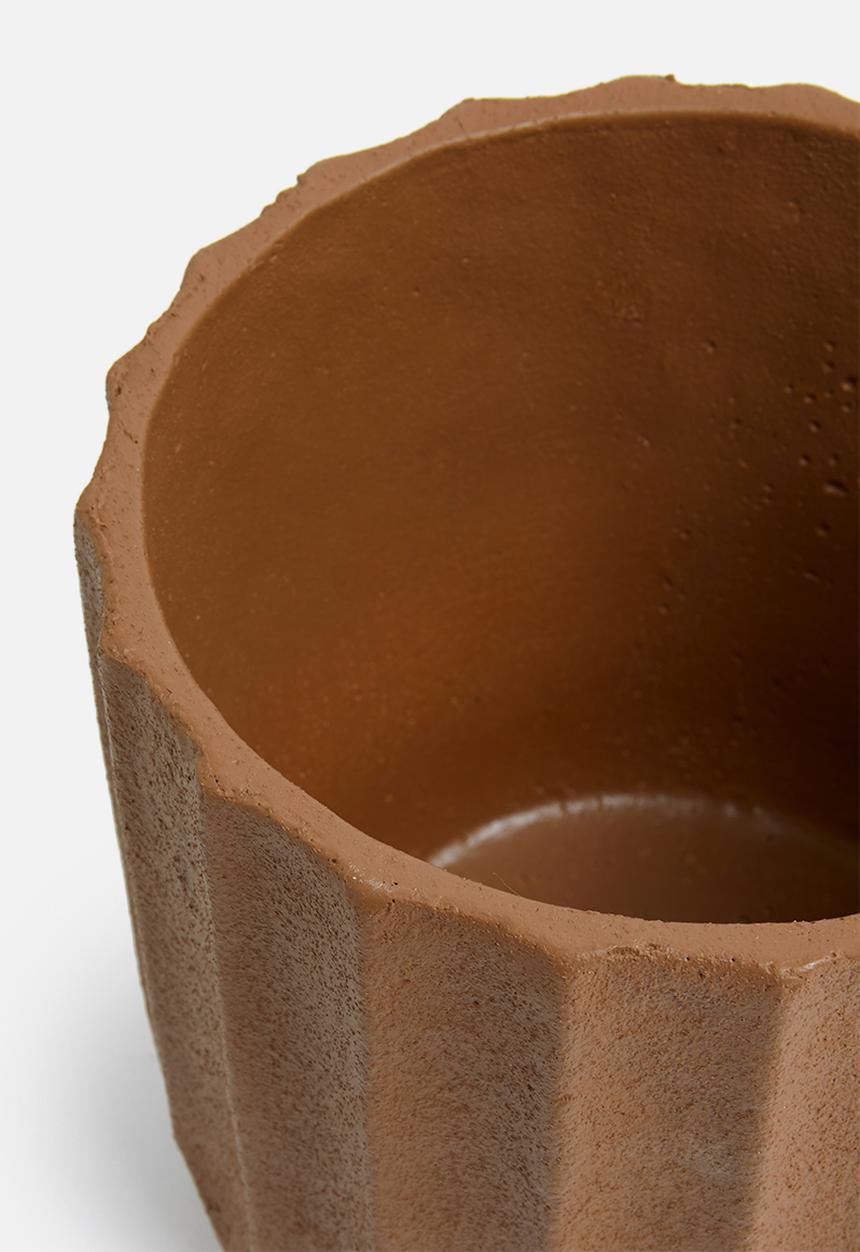 Present Time - Stripes pot plant - clay brown cement