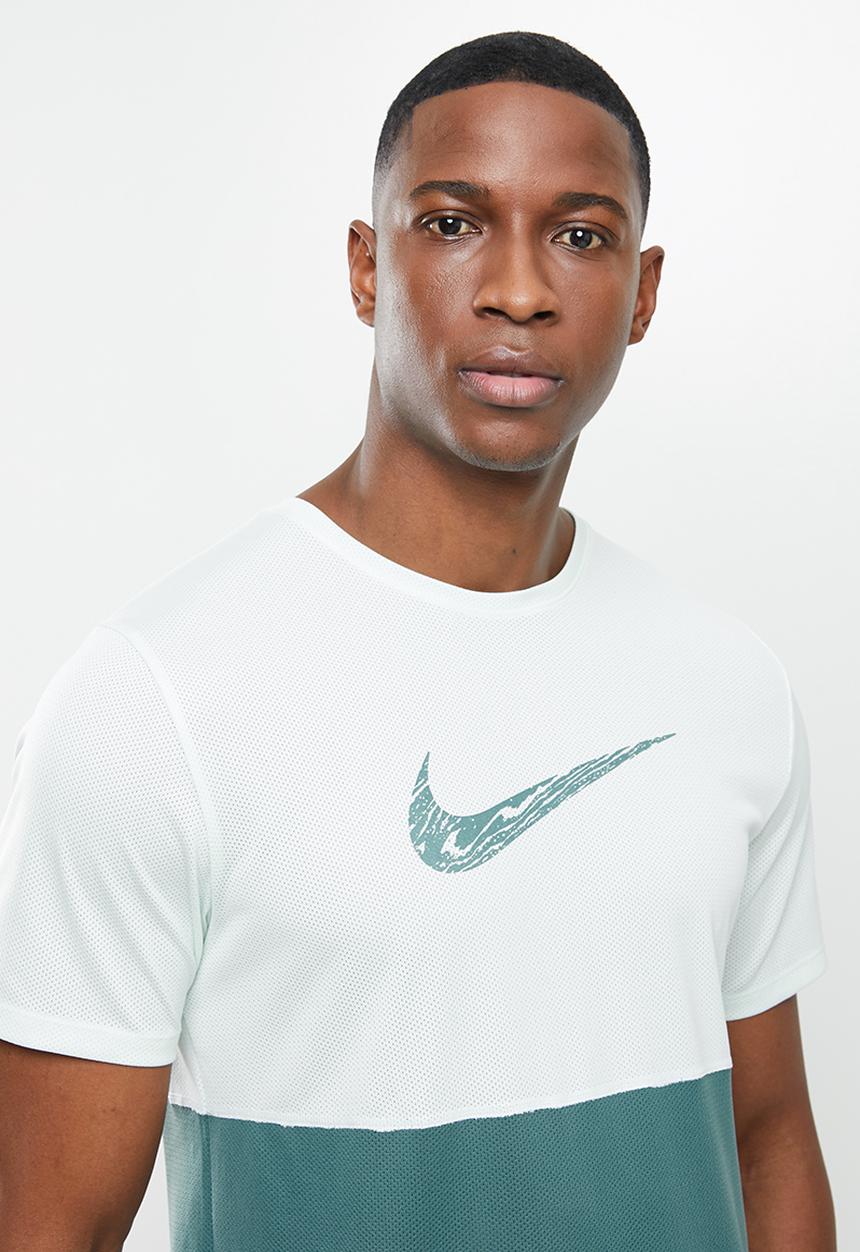 Nike - Nk breathe run top short sleeve wr gx - green