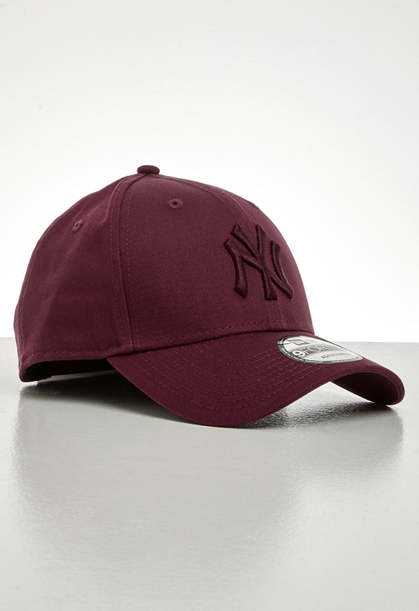 New Era - 940 league essential snap  New York Yankees - maroon