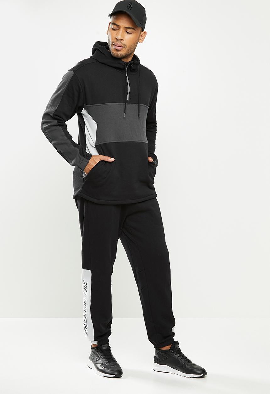 Hurley - Onshore blocked qz - black