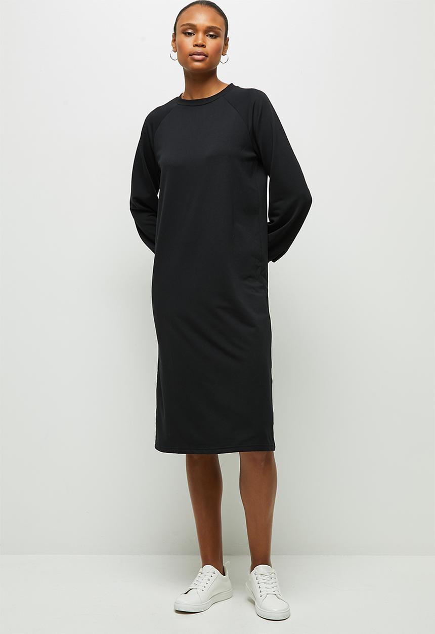 edit - Long sleeve sweater midi dress - black