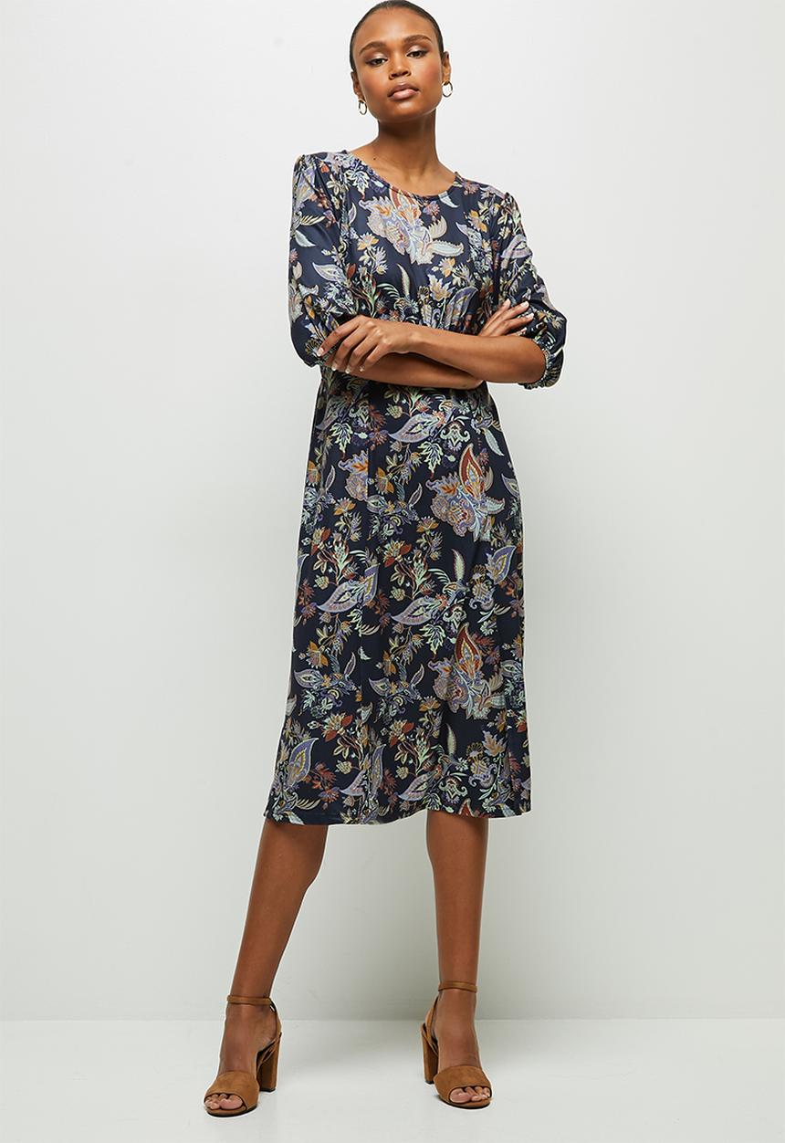 edit - 3/4 sleeve curved waist knit midi - navy 