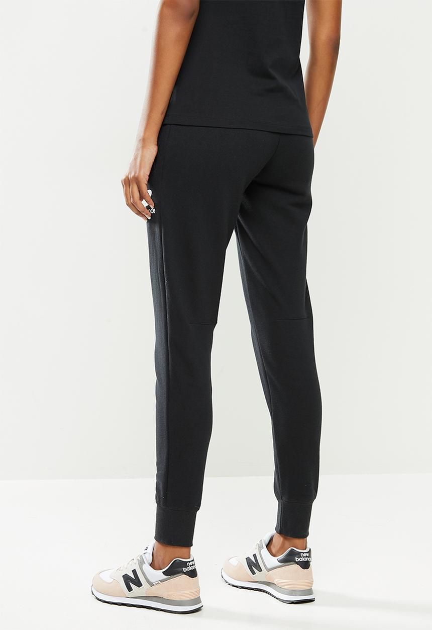 New Balance  - Essentials stacked logo pants - black