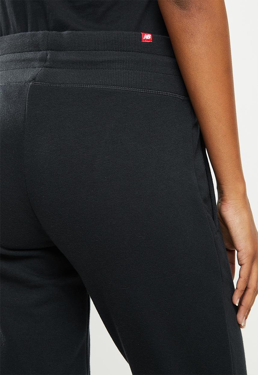New Balance  - Essentials stacked logo pants - black