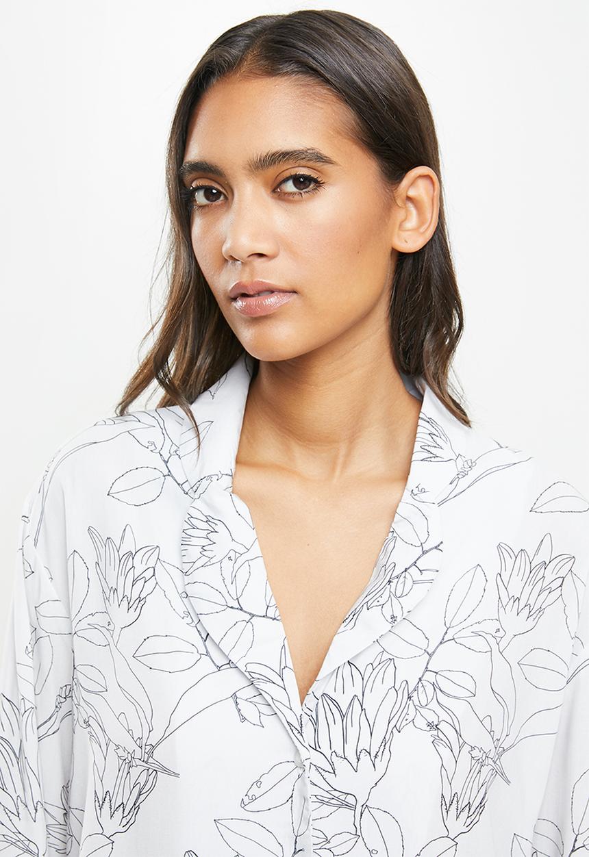 Superbalist - Sleep shirt & pants set - white & black