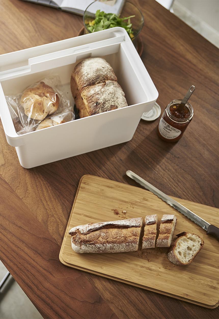 Yamazaki - Tower bread case with knife holder - white