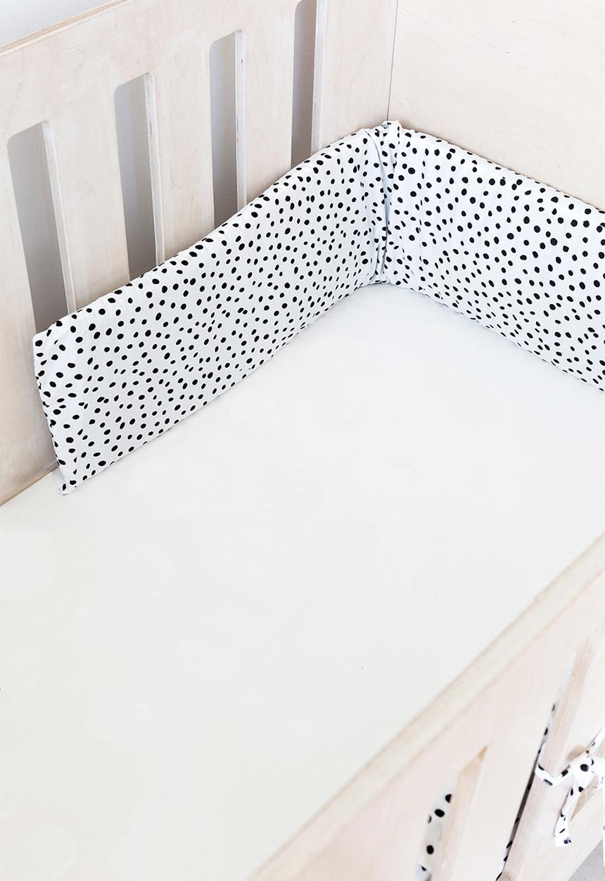 Phlo Studio - Spotty  cot bumper - black & white