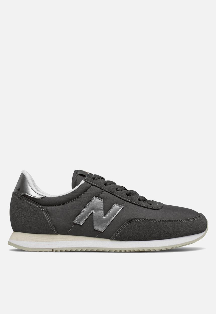 New Balance  - 720 - black 