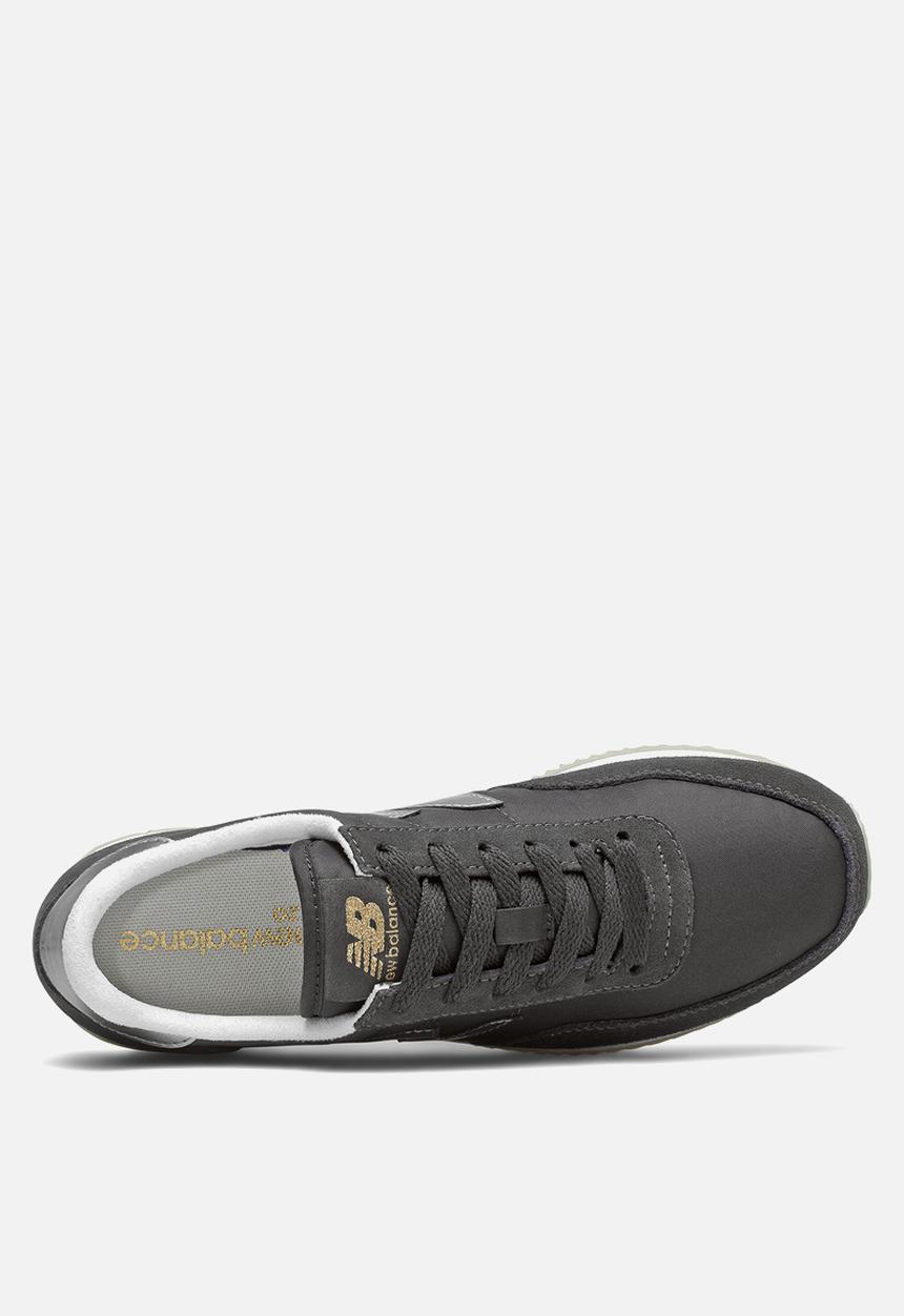 New Balance  - 720 - black 