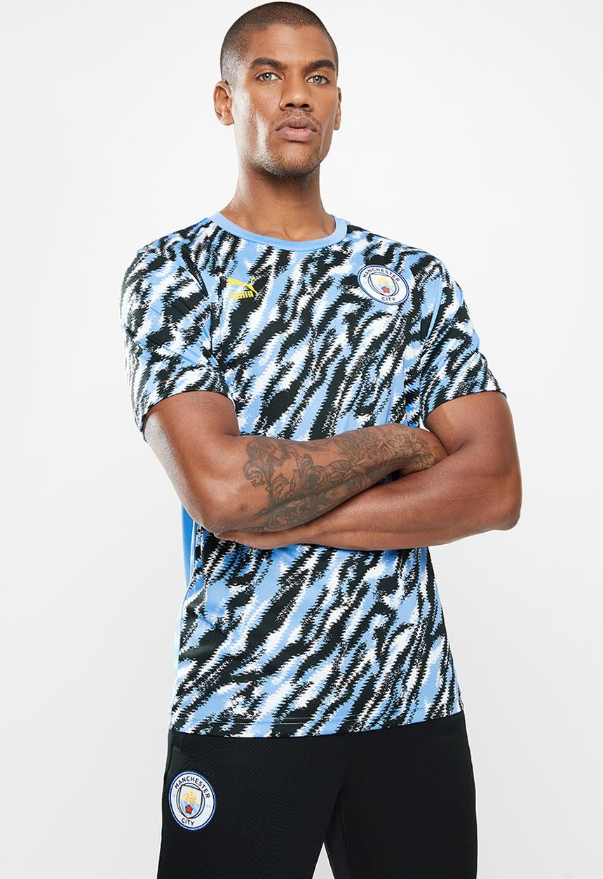 PUMA - MAN CITY ICONIC MCS GRAPHIC MEN'S FOOTBALL TEE - black & blue 