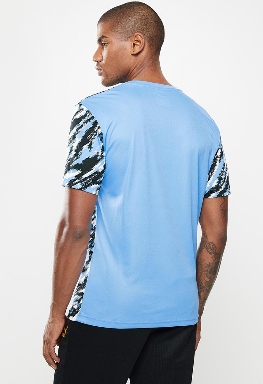 PUMA - MAN CITY ICONIC MCS GRAPHIC MEN'S FOOTBALL TEE - black & blue 