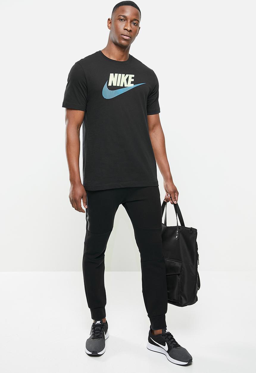 Nike - Nsw tee alt brand mark 12 - black