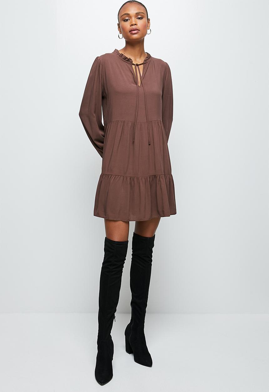 MILLA - Peached woven piecrust tiered midi dress- rootbeer
