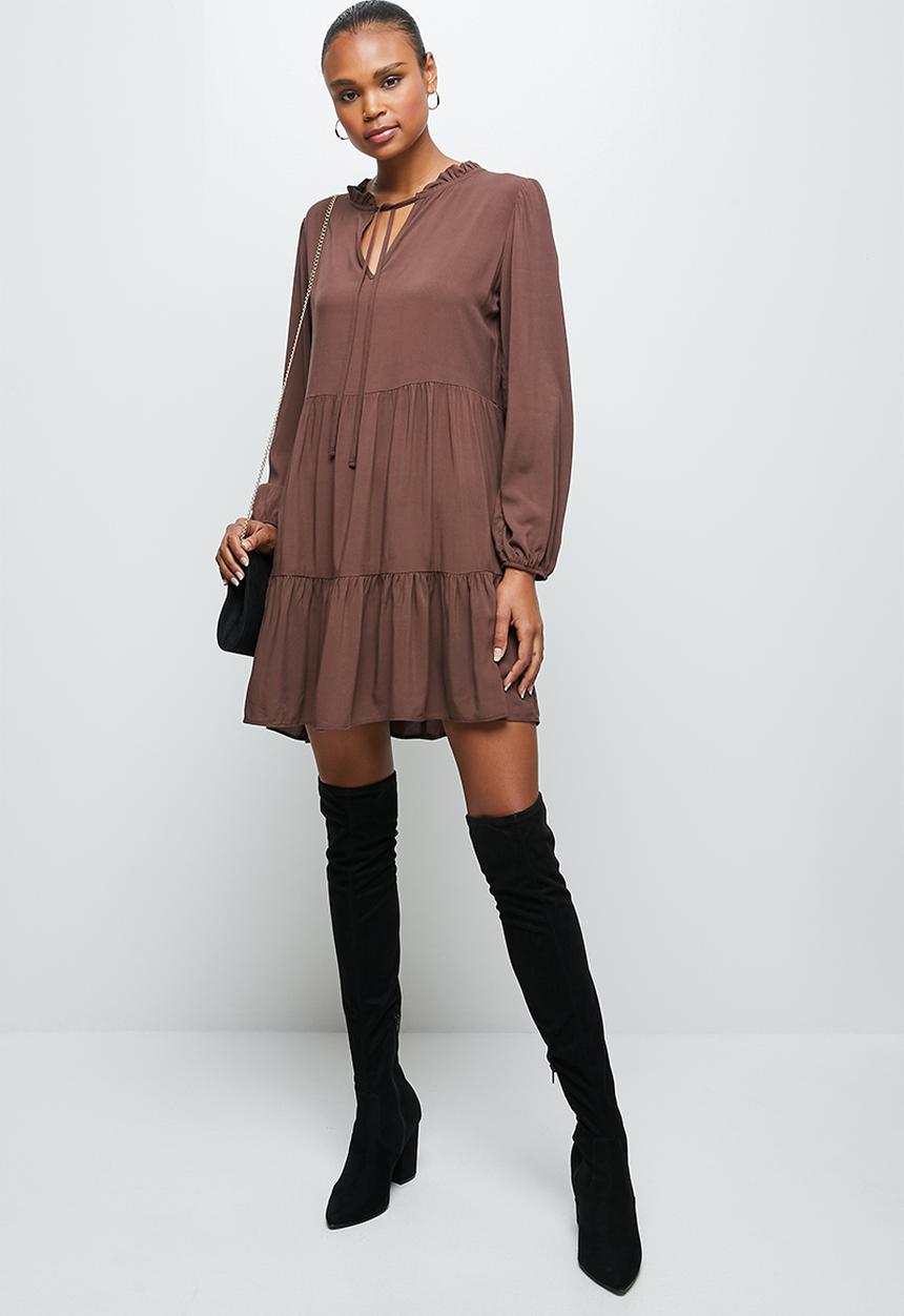 MILLA - Peached woven piecrust tiered midi dress- rootbeer