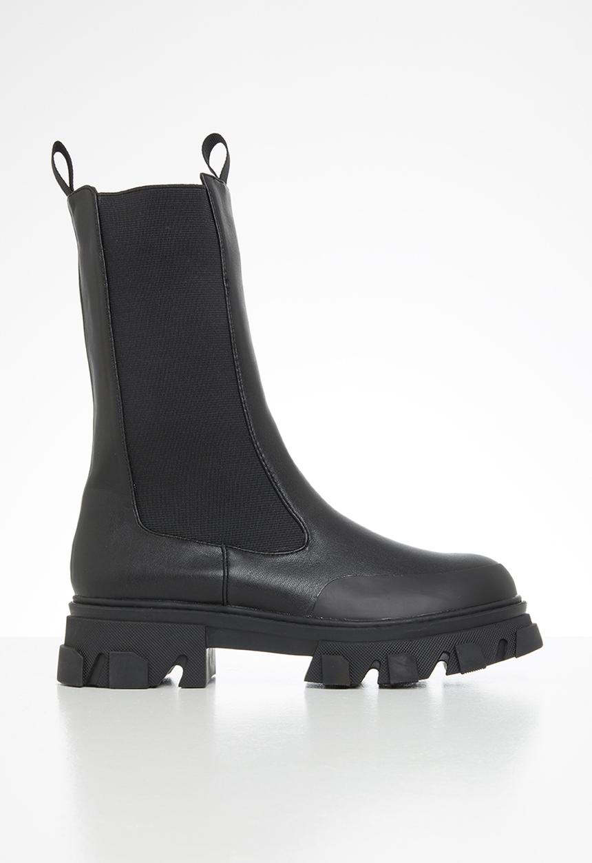 Public Desire - Boston calf high chunky sole boot - black