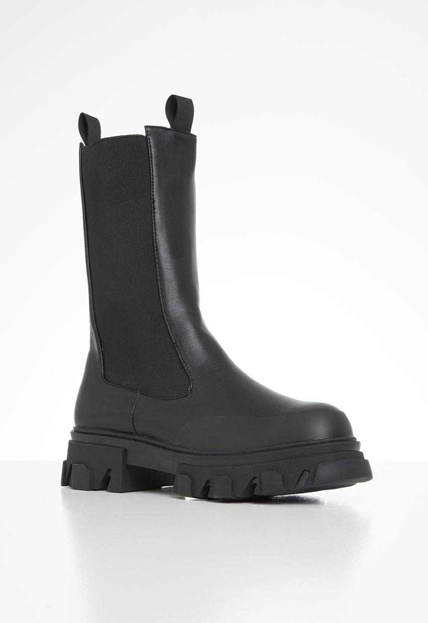 Public Desire - Boston calf high chunky sole boot - black