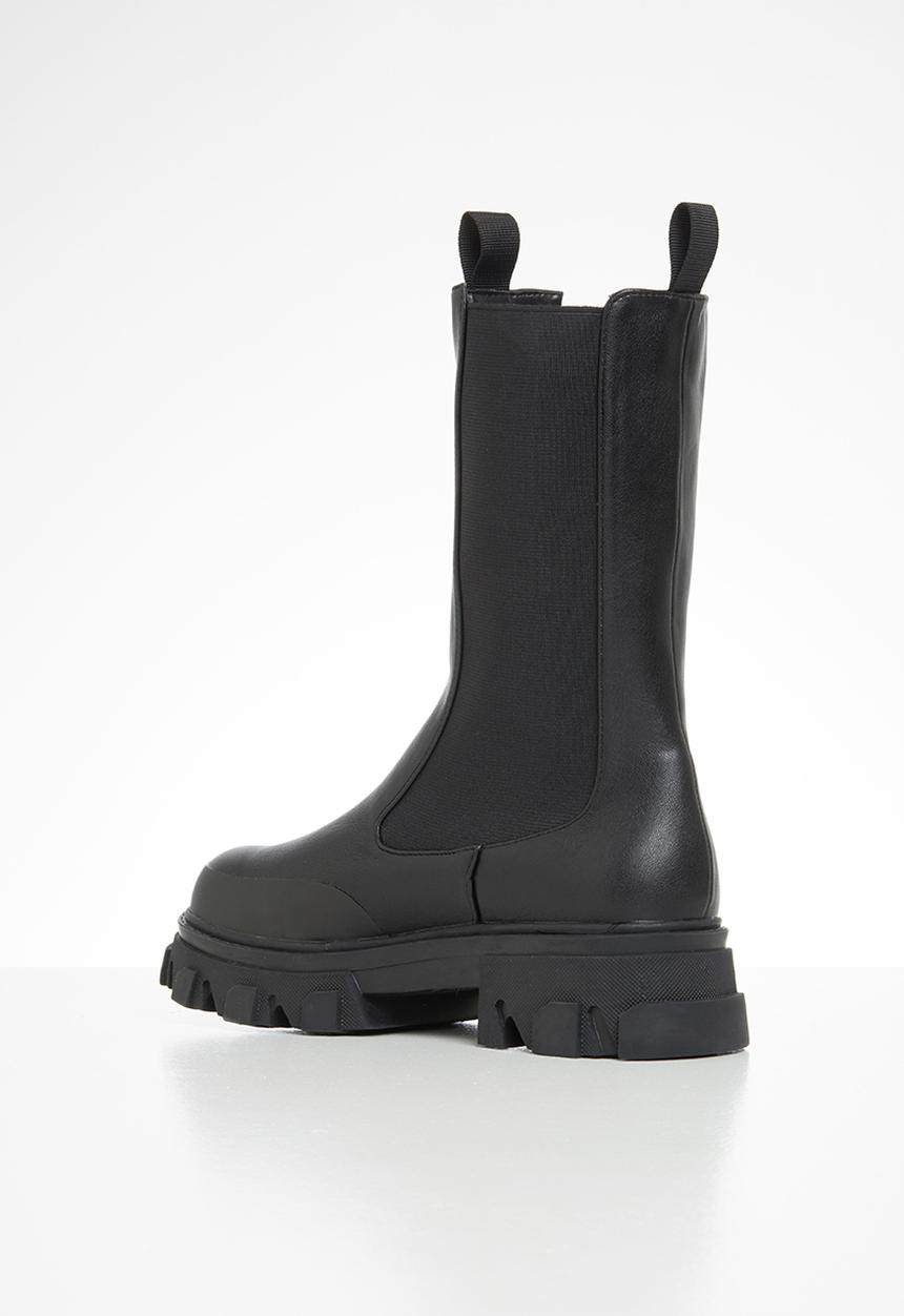 Public Desire - Boston calf high chunky sole boot - black